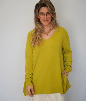 Camisola malha fina verde lima decote em bico