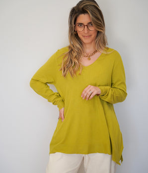 Camisola malha fina verde lima decote em bico